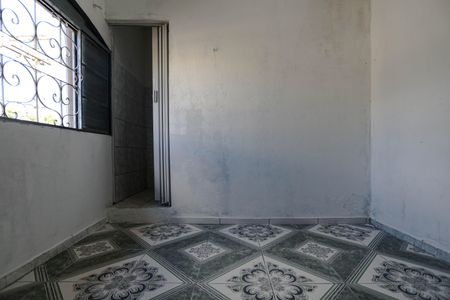 Casa para alugar com 40m², 2 quartos e 1 vaga Casa para alugar com 40m², 2 quartos e 1 vagaQuarto