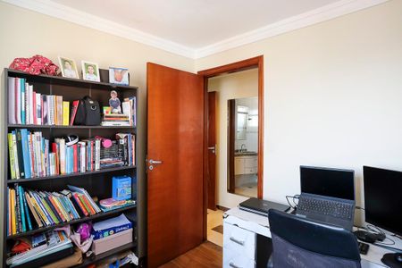 Apartamento à venda com 188m², 3 quartos e 2 vagasQuarto 2