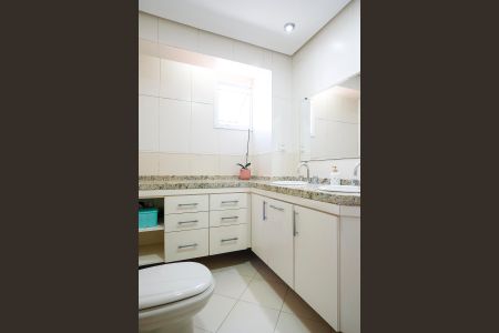 Apartamento à venda com 188m², 3 quartos e 2 vagasBanheiro da suíte