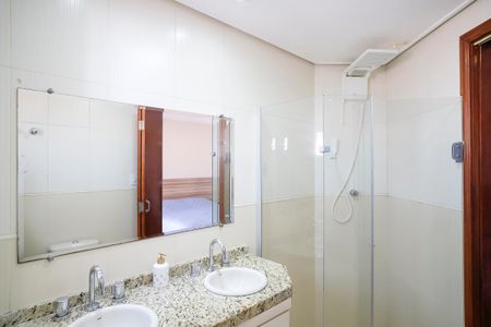 Apartamento à venda com 188m², 3 quartos e 2 vagasBanheiro da suíte