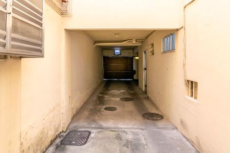 Apartamento à venda com 85m², 2 quartos e 1 vagaÁrea comum - Portão da garagem