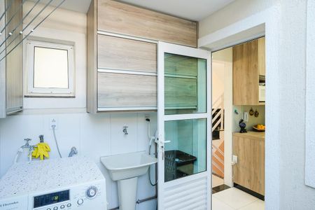 Casa à venda com 123m², 3 quartos e 2 vagasÁrea de serviço