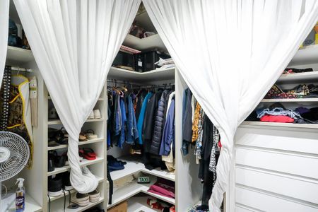 Casa à venda com 123m², 3 quartos e 2 vagasCloset
