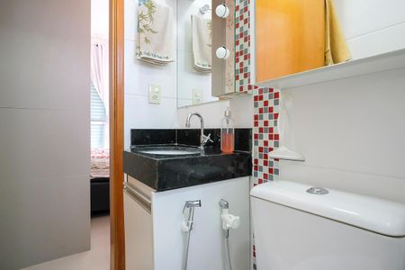 Casa à venda com 123m², 3 quartos e 2 vagasBanheiro da suíte