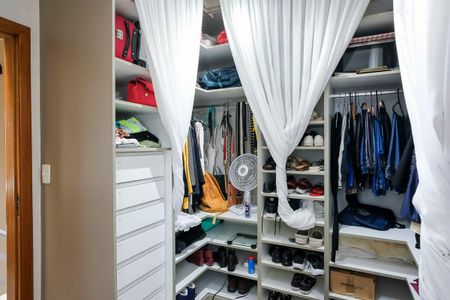 Casa à venda com 123m², 3 quartos e 2 vagasCloset