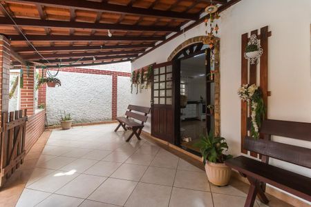 Casa para alugar com 454m², 3 quartos e 4 vagas Casa para alugar com 454m², 3 quartos e 4 vagasVaranda