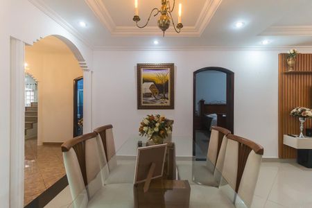 Casa para alugar com 454m², 3 quartos e 4 vagas Casa para alugar com 454m², 3 quartos e 4 vagasSala