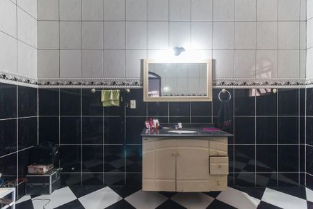 Casa para alugar com 454m², 3 quartos e 4 vagas Casa para alugar com 454m², 3 quartos e 4 vagasBanheiro da Suíte