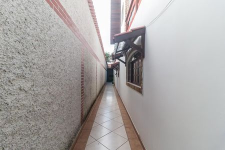 Casa para alugar com 454m², 3 quartos e 4 vagas Casa para alugar com 454m², 3 quartos e 4 vagasCorredor Lateral