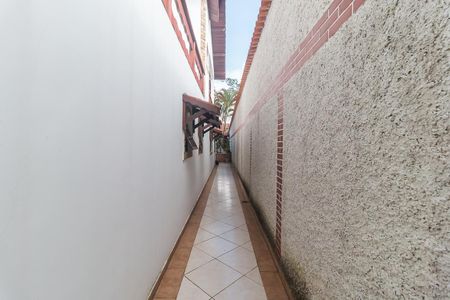 Casa para alugar com 454m², 3 quartos e 4 vagas Casa para alugar com 454m², 3 quartos e 4 vagasCorredor Lateral