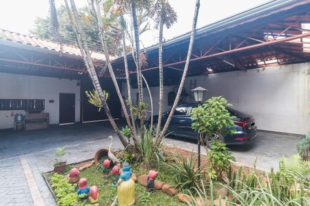 Casa para alugar com 454m², 3 quartos e 4 vagas Casa para alugar com 454m², 3 quartos e 4 vagasGaragem