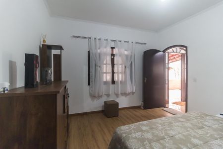 Casa para alugar com 454m², 3 quartos e 4 vagas Casa para alugar com 454m², 3 quartos e 4 vagasQuarto 2