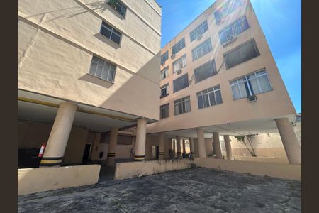 Apartamento à venda com 75m², 2 quartos e 1 vagaÁrea comum