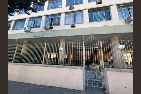 Apartamento à venda com 75m², 2 quartos e 1 vagaPortaria