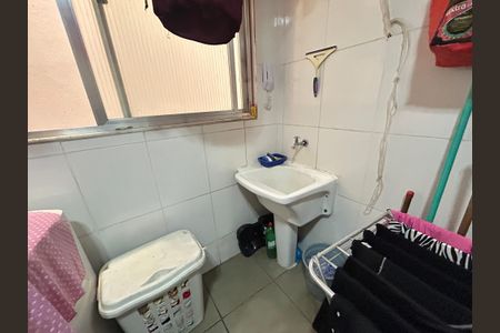 Apartamento à venda com 75m², 2 quartos e 1 vagaÁrea de Serviço