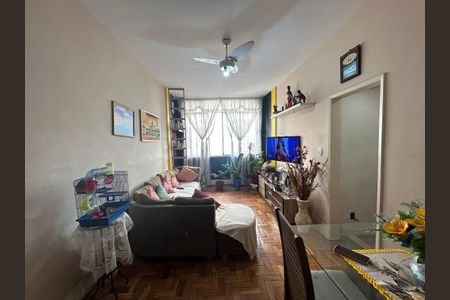 Apartamento à venda com 75m², 2 quartos e 1 vagaSala