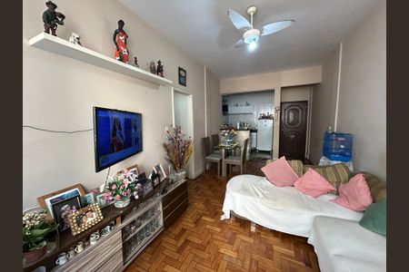 Apartamento à venda com 75m², 2 quartos e 1 vagaSala