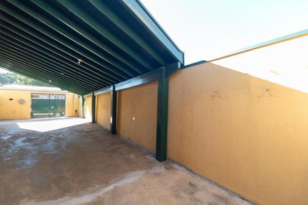 Casa para alugar com 130m², 2 quartos e 3 vagas Casa para alugar com 130m², 2 quartos e 3 vagasGaragem