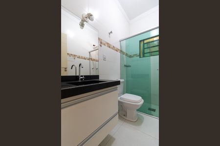 Casa para alugar com 130m², 2 quartos e 3 vagas Casa para alugar com 130m², 2 quartos e 3 vagasBanheiro