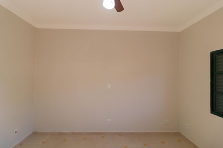 Casa para alugar com 130m², 2 quartos e 3 vagas Casa para alugar com 130m², 2 quartos e 3 vagasQuarto