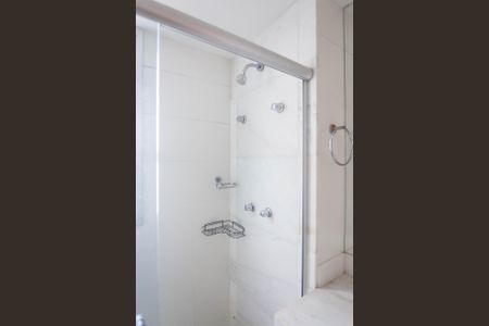 Apartamento para alugar com 66m², 2 quartos e 2 vagasBanheiro suite 