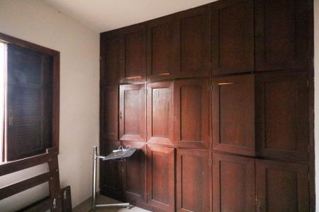 Casa à venda com 270m², 4 quartos e 2 vagasQuarto 1