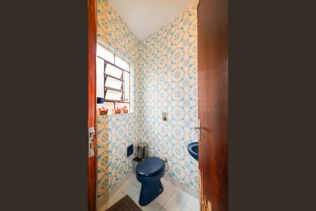 Casa à venda com 270m², 4 quartos e 2 vagasBanheiro 2