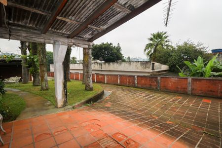 Casa à venda com 270m², 4 quartos e 2 vagasÁrea externa