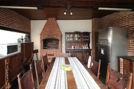 Casa à venda com 270m², 4 quartos e 2 vagasCozinha Externa - Área Gourmet