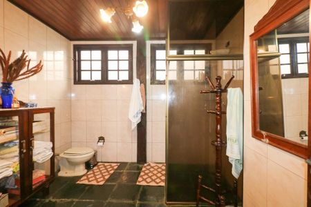 Casa à venda com 270m², 4 quartos e 2 vagasBanheiro 1