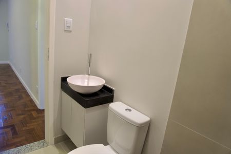 Apartamento à venda com 74m², 2 quartos e sem vagaBanheiro