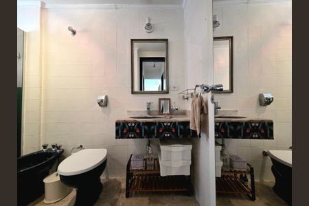 Apartamento para alugar com 72m², 2 quartos e 2 vagasBanheiro Social
