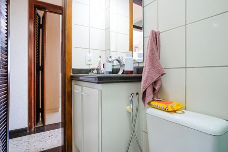 Apartamento à venda com 67m², 3 quartos e 2 vagasBanheiro
