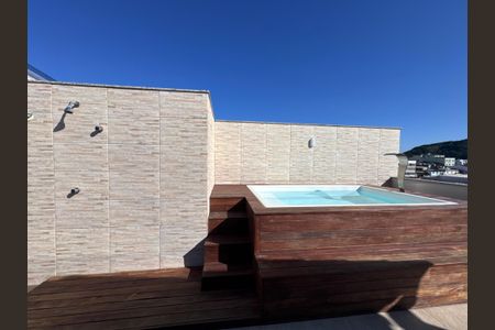 Apartamento à venda com 200m², 3 quartos e 2 vagas Apartamento à venda com 200m², 3 quartos e 2 vagasTerraço