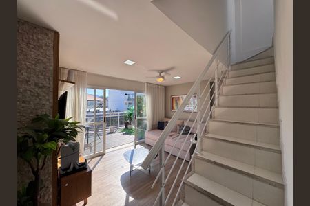 Apartamento à venda com 200m², 3 quartos e 2 vagas Apartamento à venda com 200m², 3 quartos e 2 vagasSala