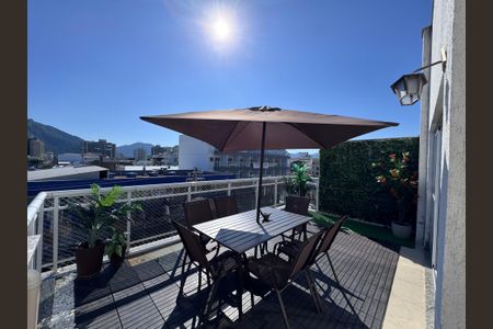 Apartamento à venda com 200m², 3 quartos e 2 vagasVaranda