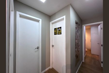 Apartamento à venda com 200m², 3 quartos e 2 vagas Apartamento à venda com 200m², 3 quartos e 2 vagasCorredor