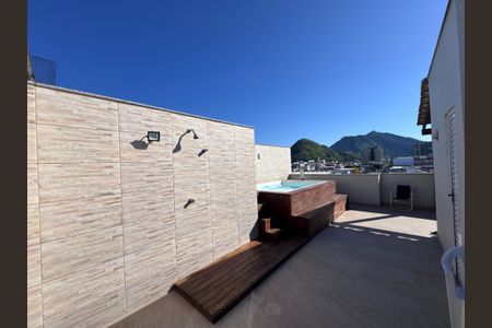 Apartamento à venda com 200m², 3 quartos e 2 vagas Apartamento à venda com 200m², 3 quartos e 2 vagasTerraço