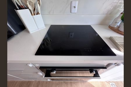 Apartamento à venda com 200m², 3 quartos e 2 vagas Apartamento à venda com 200m², 3 quartos e 2 vagasCozinha e Área de Serviço