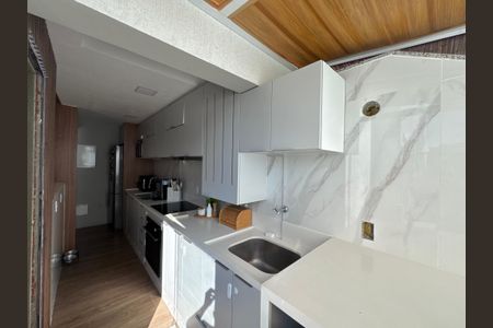 Apartamento à venda com 200m², 3 quartos e 2 vagas Apartamento à venda com 200m², 3 quartos e 2 vagasCozinha e Área de Serviço