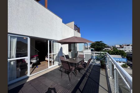 Apartamento à venda com 200m², 3 quartos e 2 vagas Apartamento à venda com 200m², 3 quartos e 2 vagasVaranda