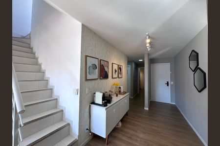 Apartamento à venda com 200m², 3 quartos e 2 vagas Apartamento à venda com 200m², 3 quartos e 2 vagasCorredor