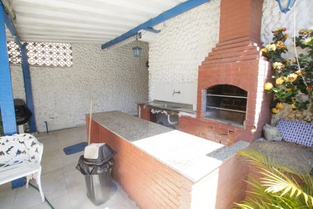 Casa à venda com 303m², 4 quartos e 2 vagasChurrasqueira