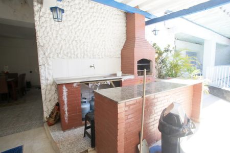 Casa à venda com 303m², 4 quartos e 2 vagasChurrasqueira
