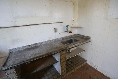 Casa à venda com 303m², 4 quartos e 2 vagasCozinha Superior