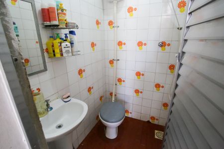 Casa à venda com 303m², 4 quartos e 2 vagasBanheiro de serviço