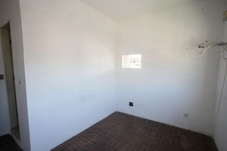 Casa à venda com 303m², 4 quartos e 2 vagasQuarto 5