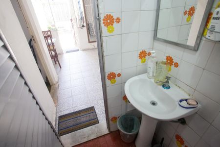 Casa à venda com 303m², 4 quartos e 2 vagasBanheiro de serviço