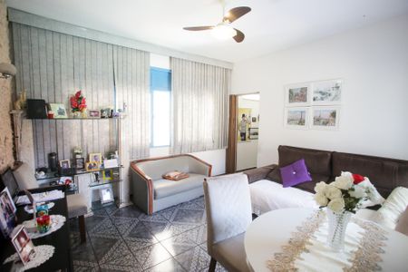 Casa à venda com 303m², 4 quartos e 2 vagasSala de Estar