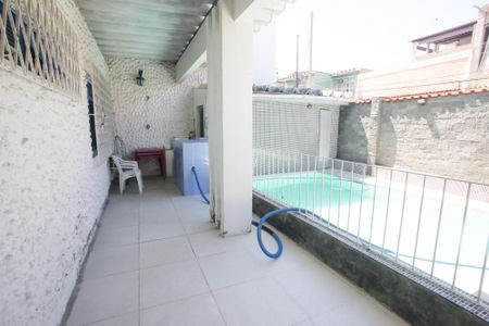 Casa à venda com 303m², 4 quartos e 2 vagasVaranda